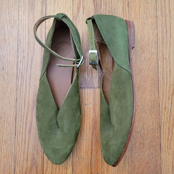 Charleston Shoe Co 9 Army Green Leather Ankle Strap Flats Fall Autumn - Picture 1 of 8